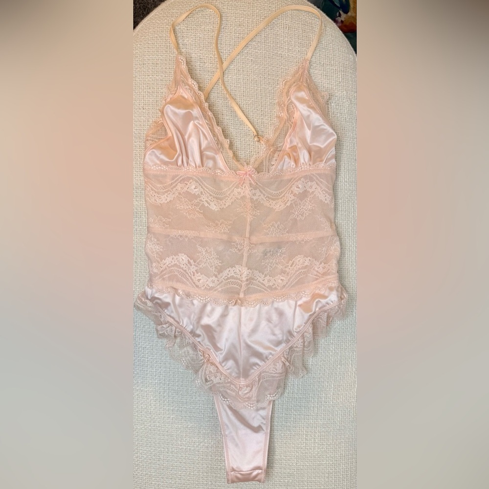 Staying Home Bodysuit‎ NWOT pale pink